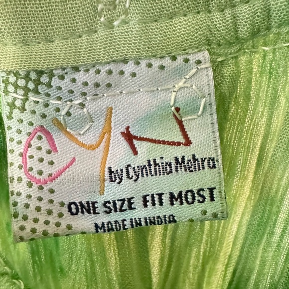 Long sleeveless dress  green in color needs new home - Picture 2 of 2